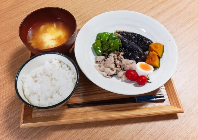 一人暮らしで自炊を続けるコツは？無理なく料理を継続する方法を紹介